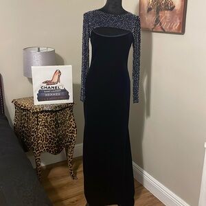 Gorgeous Betsy and Adam Navy Gown Sz.6